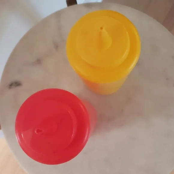 Retro Ketchup and Mustard Plastic Bottles, New without Tags - Picture 2 of 5